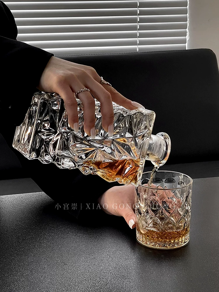 Chai rượu whisky thủy tinh pha lê cao cấp phong cách châu Âu, bình đựng rượu tại nhà, dụng cụ chia rượu, chai rượu nước ngoài, thiết bị bảo quản rượu
