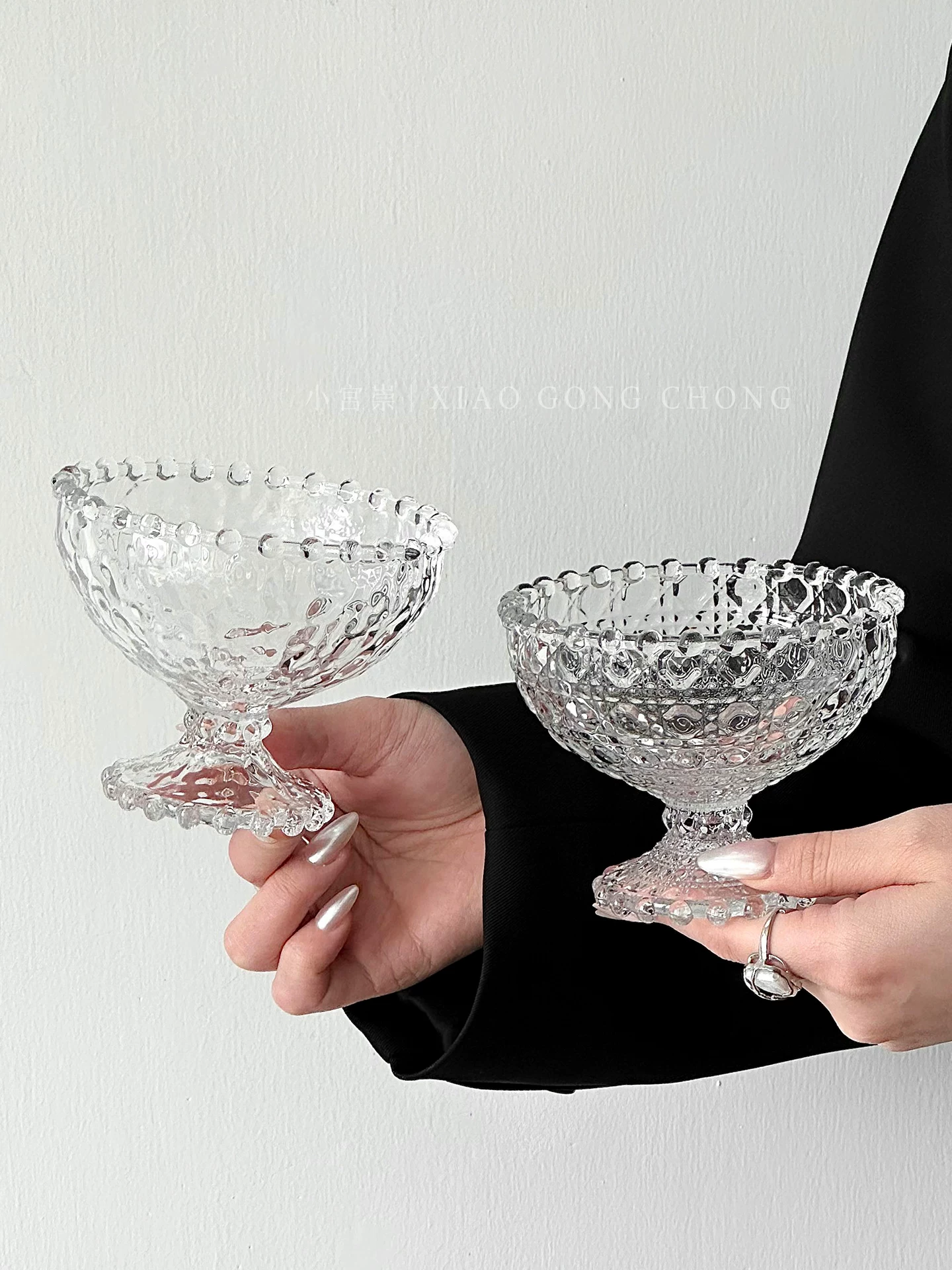 Bát tráng miệng độc đáo, kiểu dáng thấp, viền đính hạt, cốc kem thời thượng, bát sữa chua thủy tinh, cốc nước ép và đồ uống lạnh.
