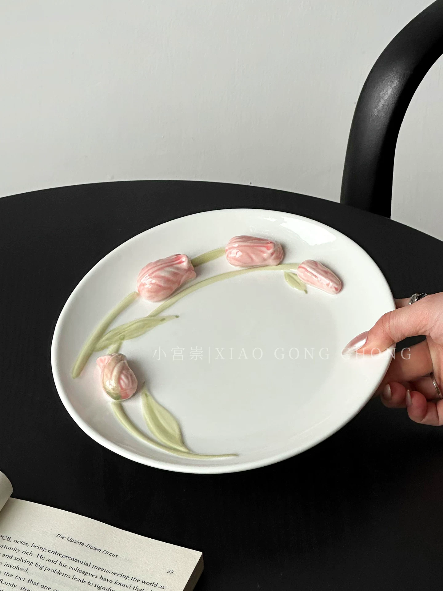 Đĩa tráng miệng gốm sứ hoa tulip nổi ba chiều, đĩa bánh ngọt kiểu Pháp cổ điển cao cấp, đồ dùng bàn ăn sáng tạo.
