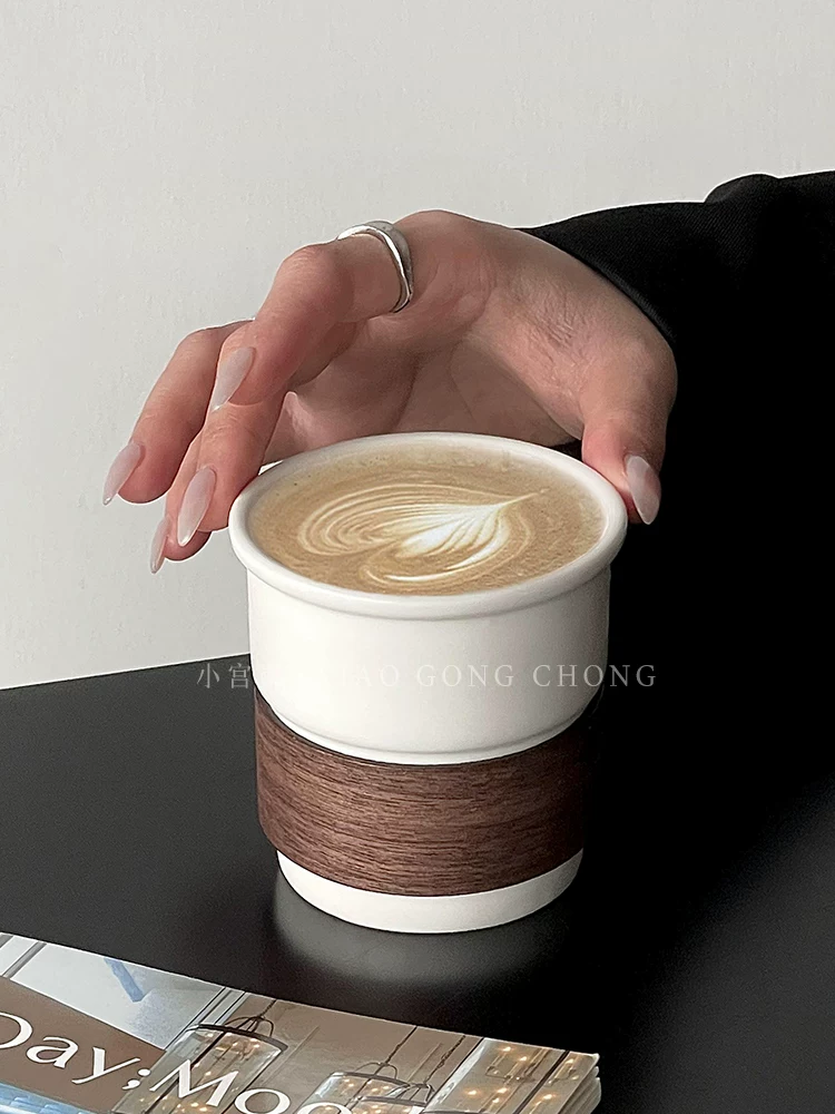 Cốc cầm tay bằng gốm trắng tối giản, cốc cà phê latte tiện lợi, cốc nước có vỏ tre chống bỏng, cốc sữa ăn sáng.