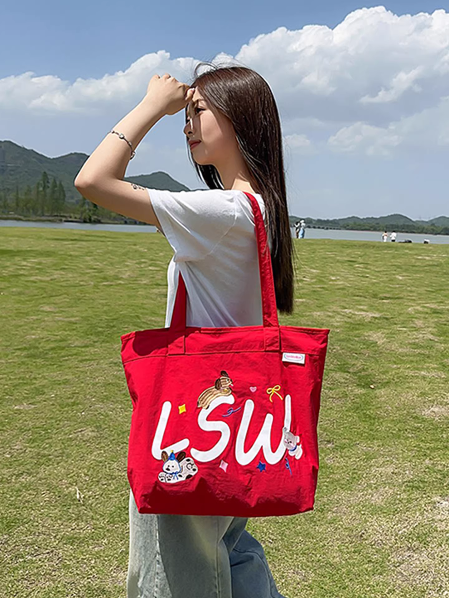 Túi vải canvas nữ, dung tích lớn, mẫu mới hè 2025, túi đeo vai đa năng, phong cách năng động, túi tote học sinh đi học tiện dụng.