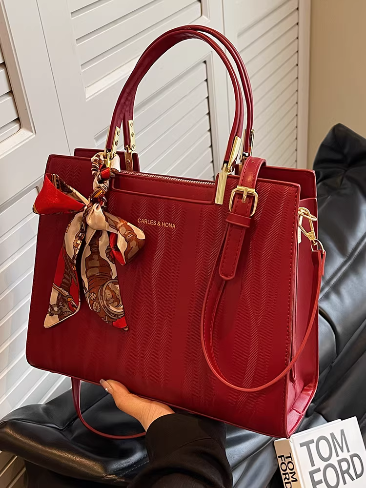 Túi cưới, túi nhỏ chất liệu cao cấp, túi xách nữ, dung tích lớn, túi cầm tay phong bì đỏ mới, túi đeo chéo cô dâu màu đỏ