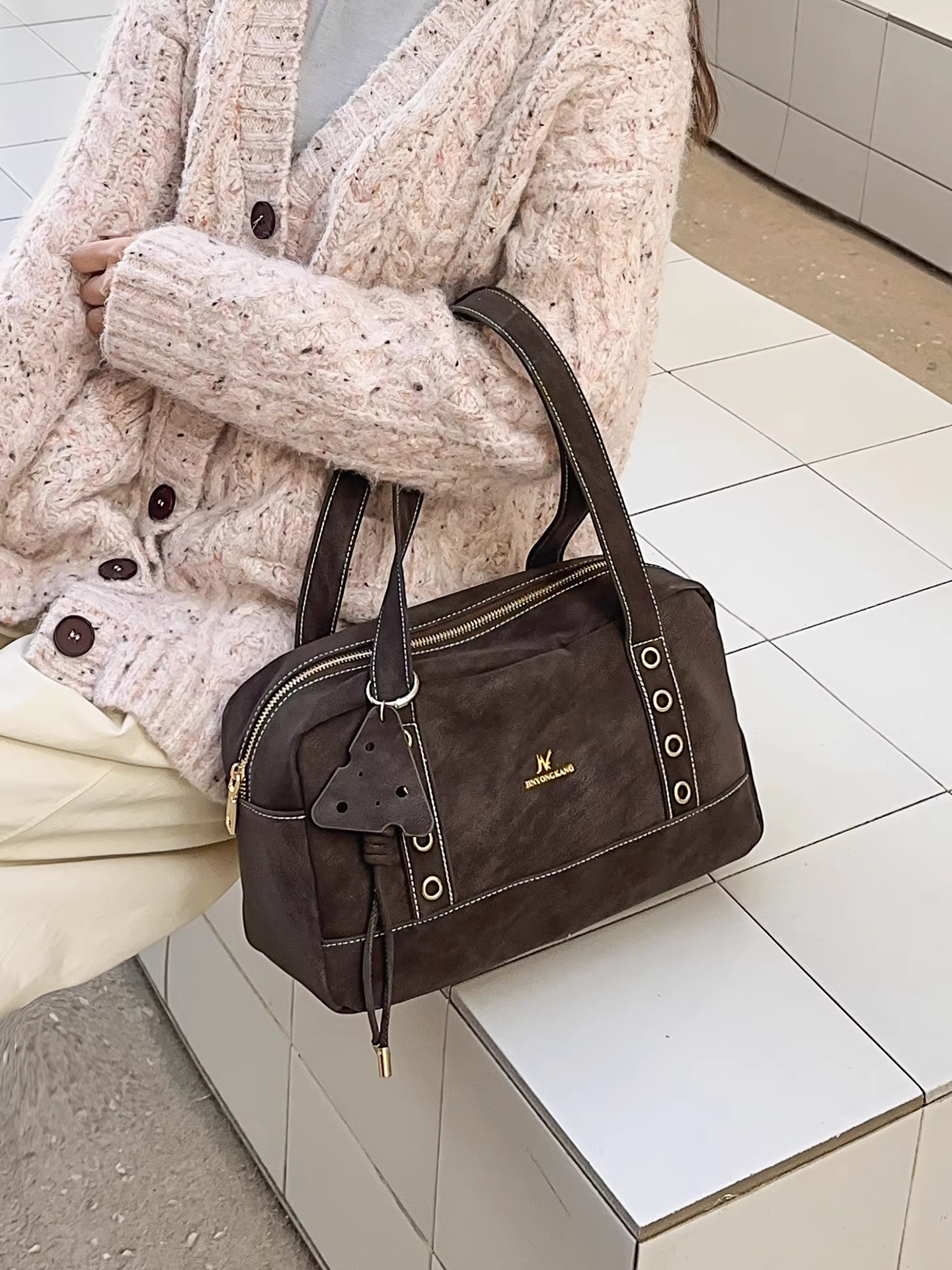 Túi đeo chéo nữ retro, dung tích lớn, mẫu mới thu đông 2025, đa năng, đeo vai, đeo nách, phong cách thường ngày, đi làm, đựng đồ đi làm, túi gối