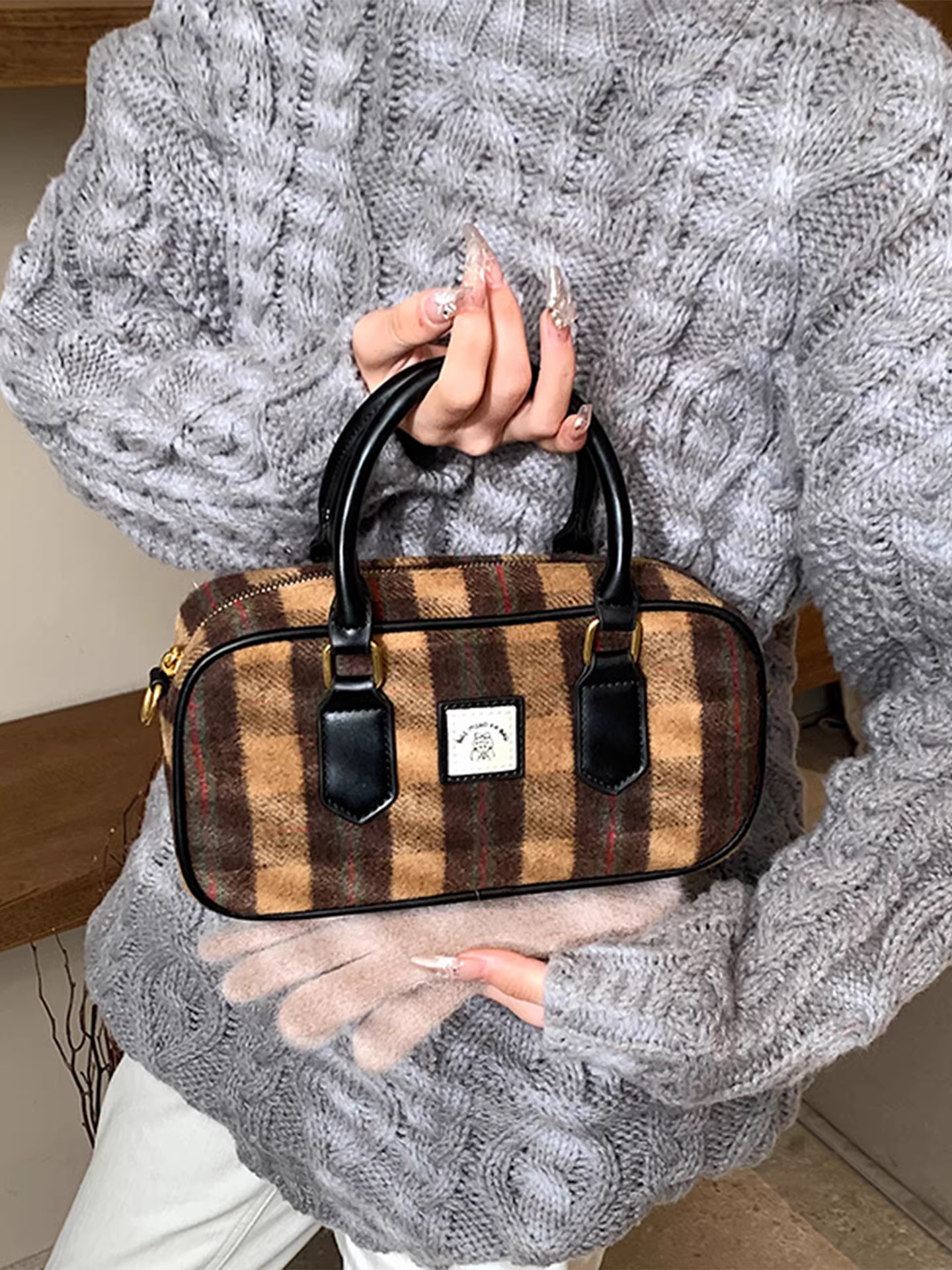 Túi len phối màu sọc dành cho nữ, mẫu thiết kế độc đáo mùa thu đông 2025, túi đeo chéo thời thượng, túi gối phổ biến