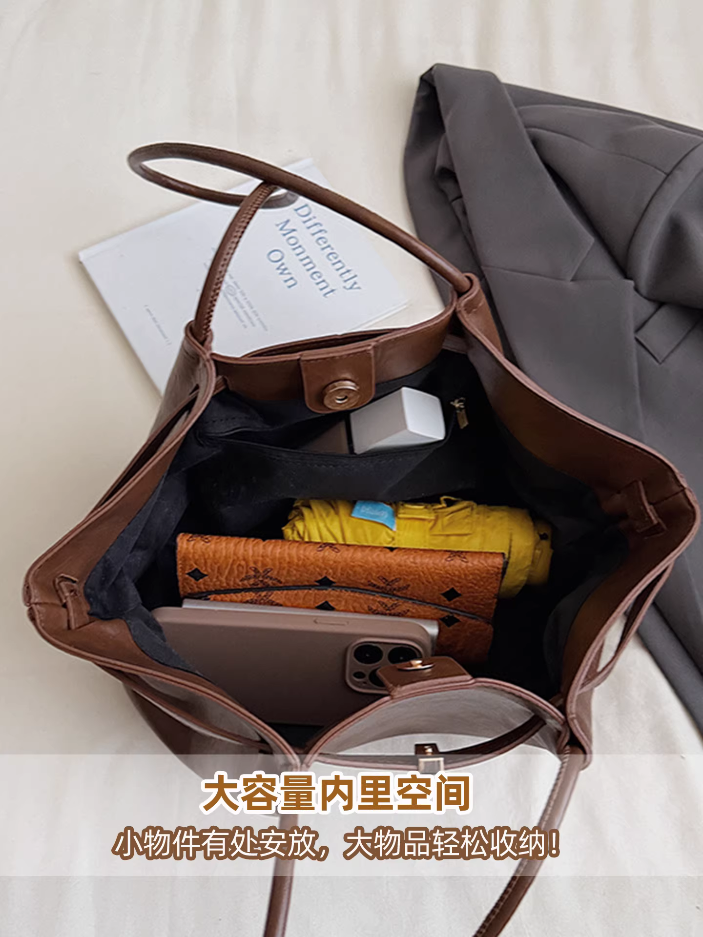 Túi xách nữ cỡ lớn, mùa thu đông 2025, kiểu dáng retro xếp ly độc đáo, đeo vai/nách, thích hợp đi làm và đi làm hàng ngày