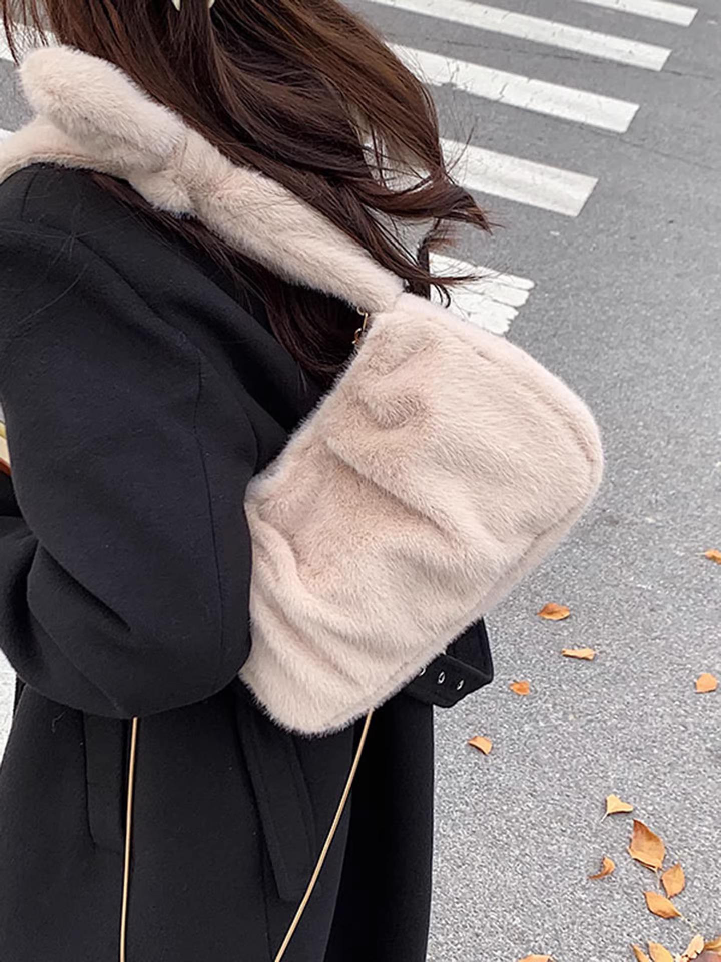 Túi xách nữ sang trọng, dung tích lớn, mẫu mới thu đông 2025, túi đeo chéo xếp ly dây xích, túi đeo vai/nách rất thời trang.