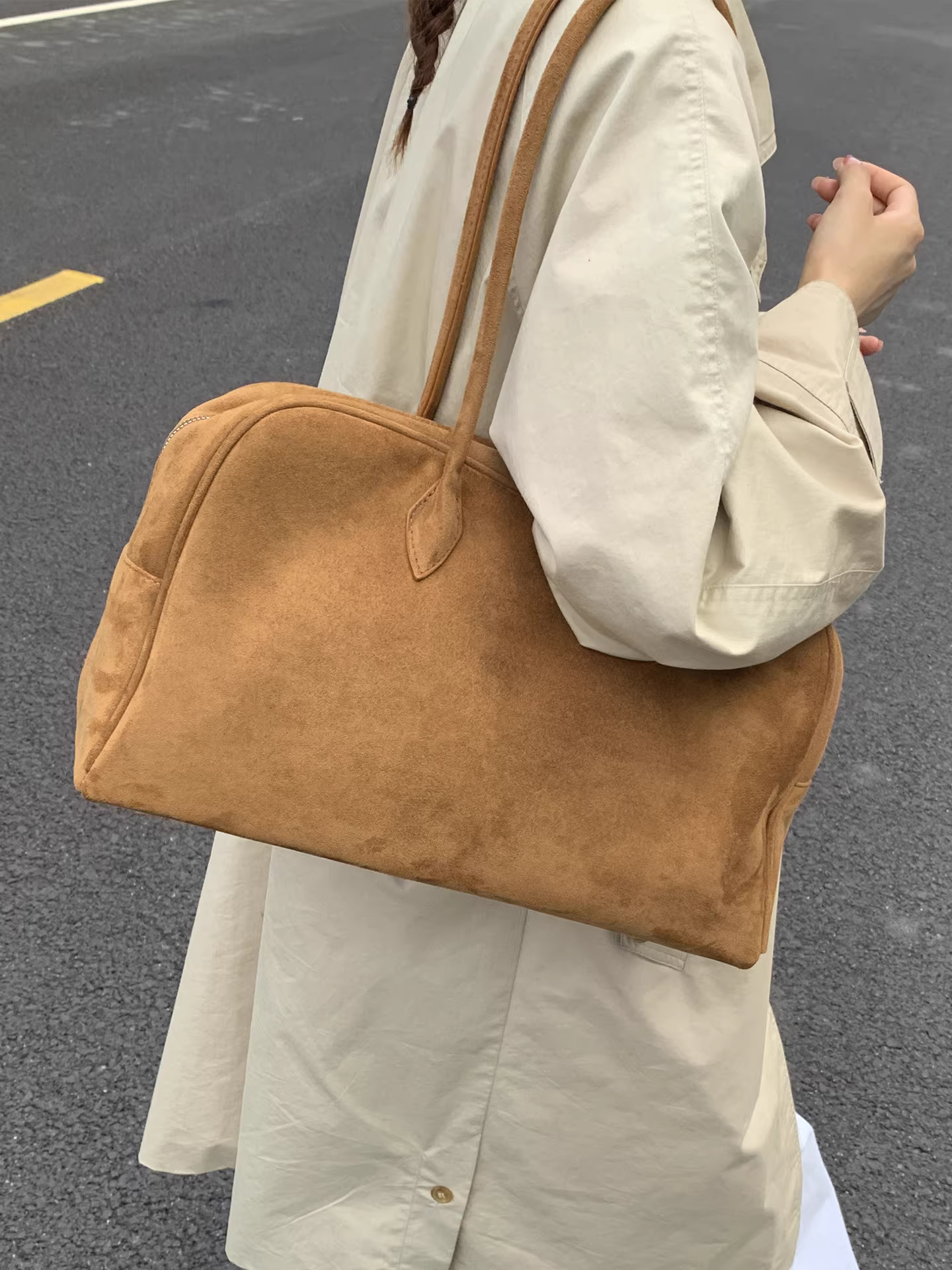 Túi da lộn dành cho nữ, sức chứa lớn, túi đeo vai đa năng mùa thu đông 2025, túi du lịch ngắn ngày đi làm