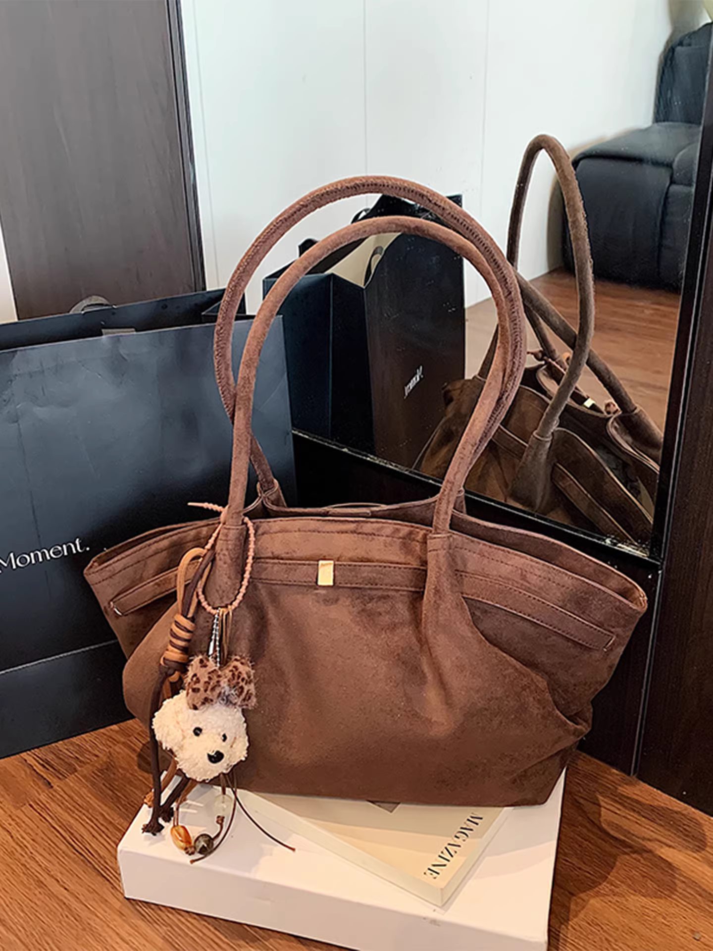 Túi da lộn nữ, dung tích lớn, mẫu mới thu đông 2025, túi đeo vai cổ điển mờ, túi tote đi làm xếp ly