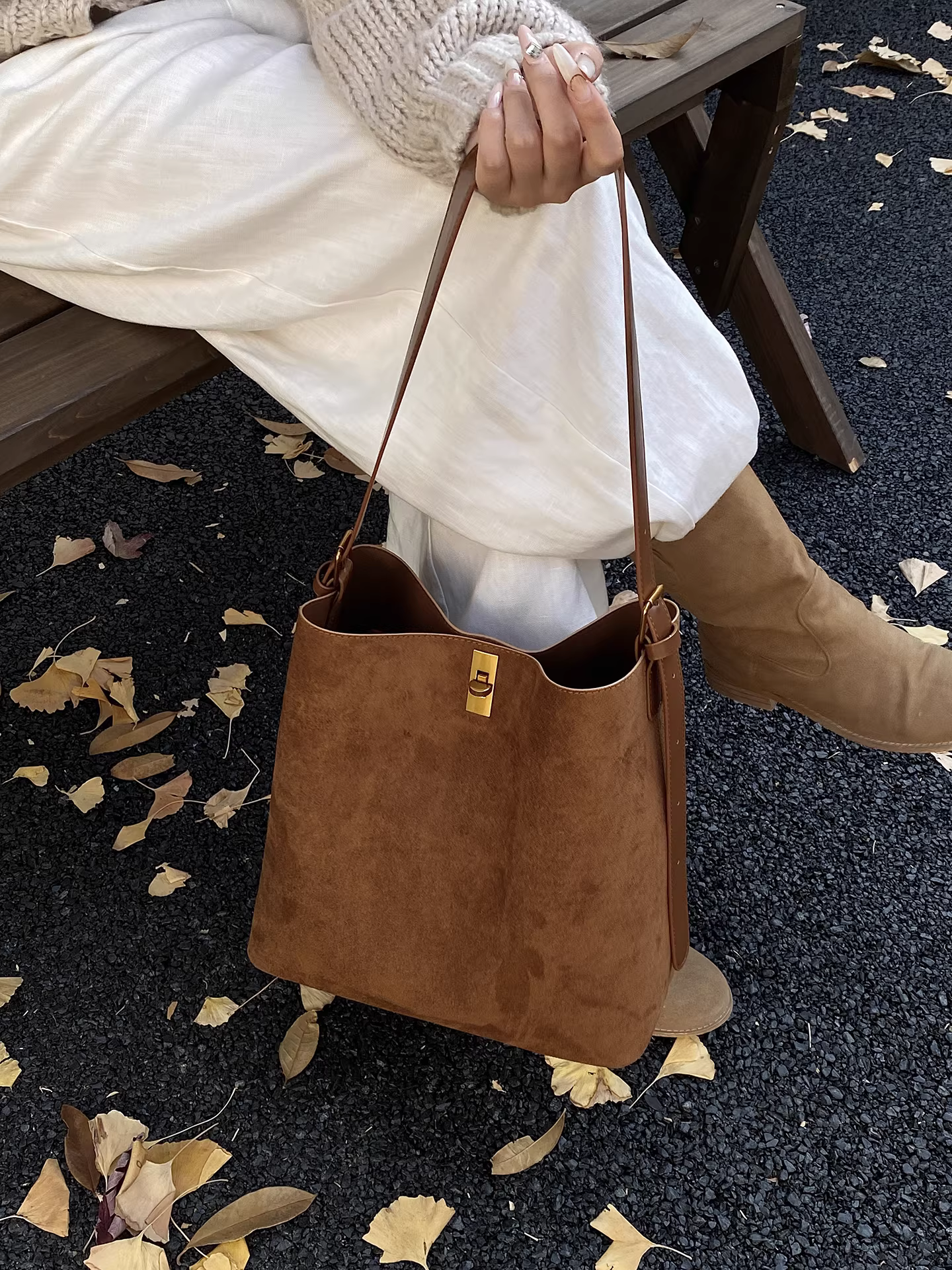 Túi xách họa tiết da báo dành cho nữ, dung tích lớn, mẫu mới thu đông 2025, đa năng, chất liệu mờ, kiểu retro, đeo chéo một bên vai, túi mẹ và con gái, túi xô.