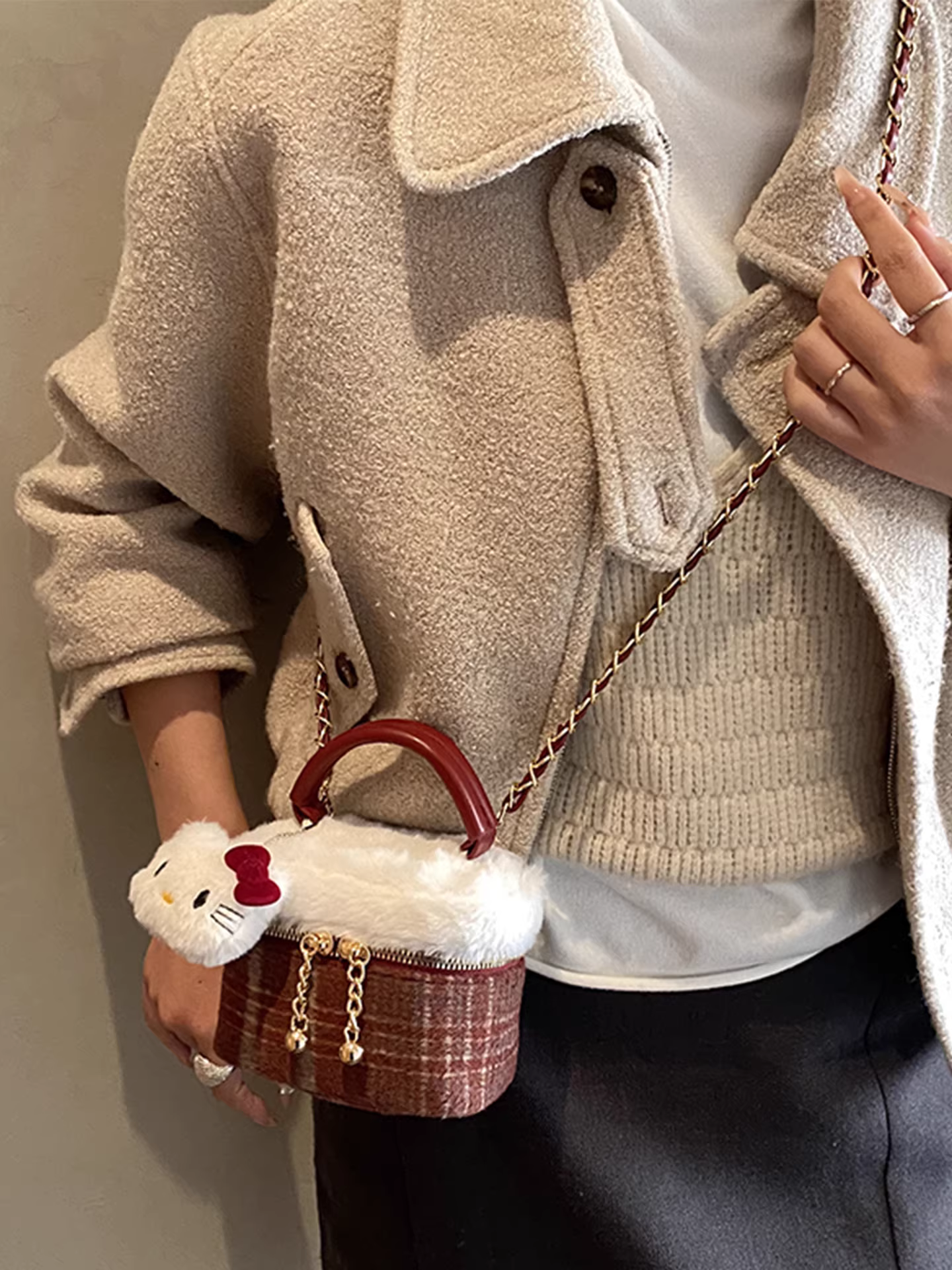 Túi mini cao cấp dành cho nữ, kiểu mới thu đông 2025, túi đeo chéo bằng len nhung, túi xách tay kiểu xô.