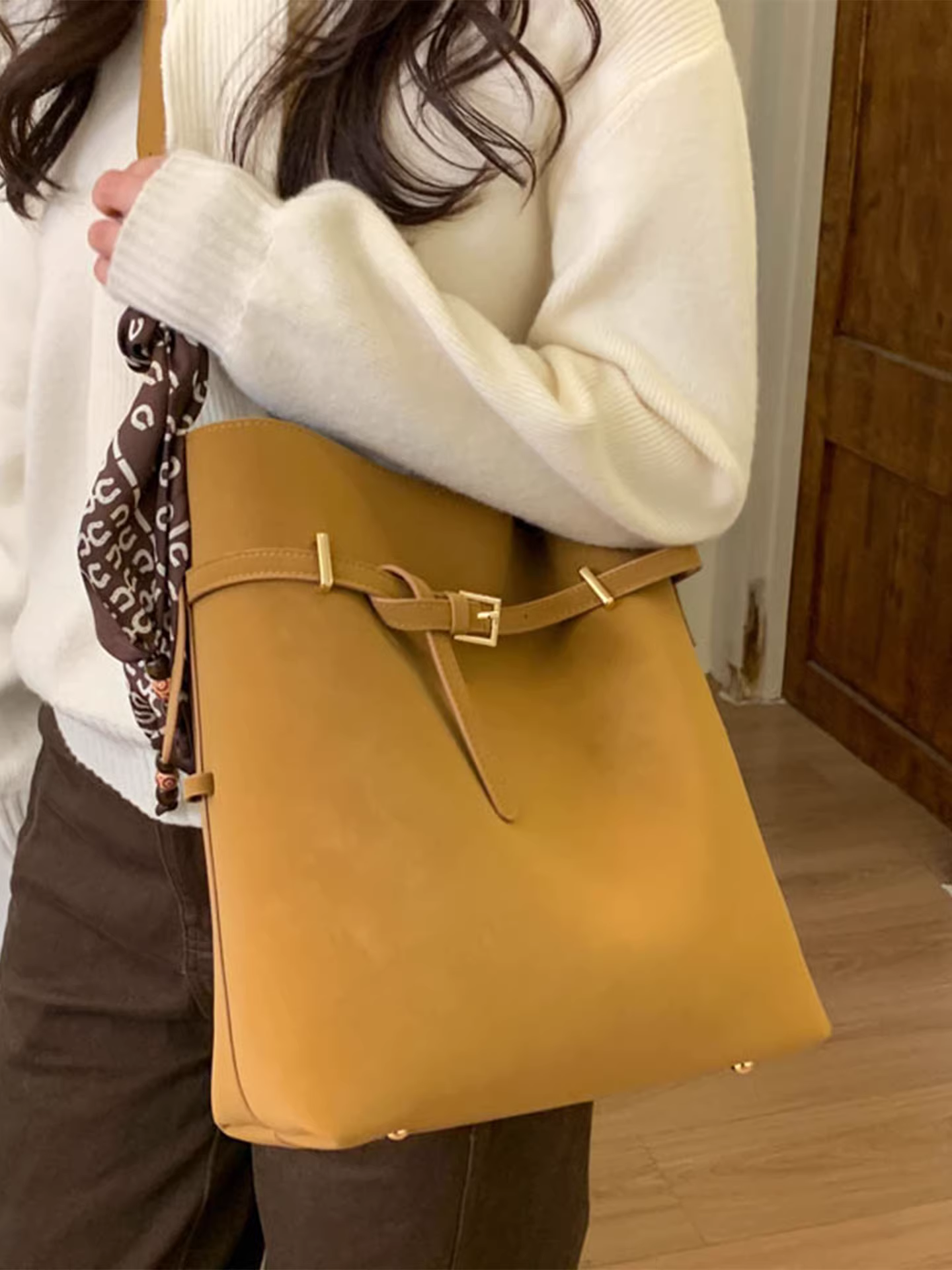 Túi xách nữ vintage cỡ lớn, mẫu mới thu đông 2025, đa năng, đeo vai/chéo, túi mẹ và con gái, túi đeo chéo thời trang, túi bucket tiện dụng