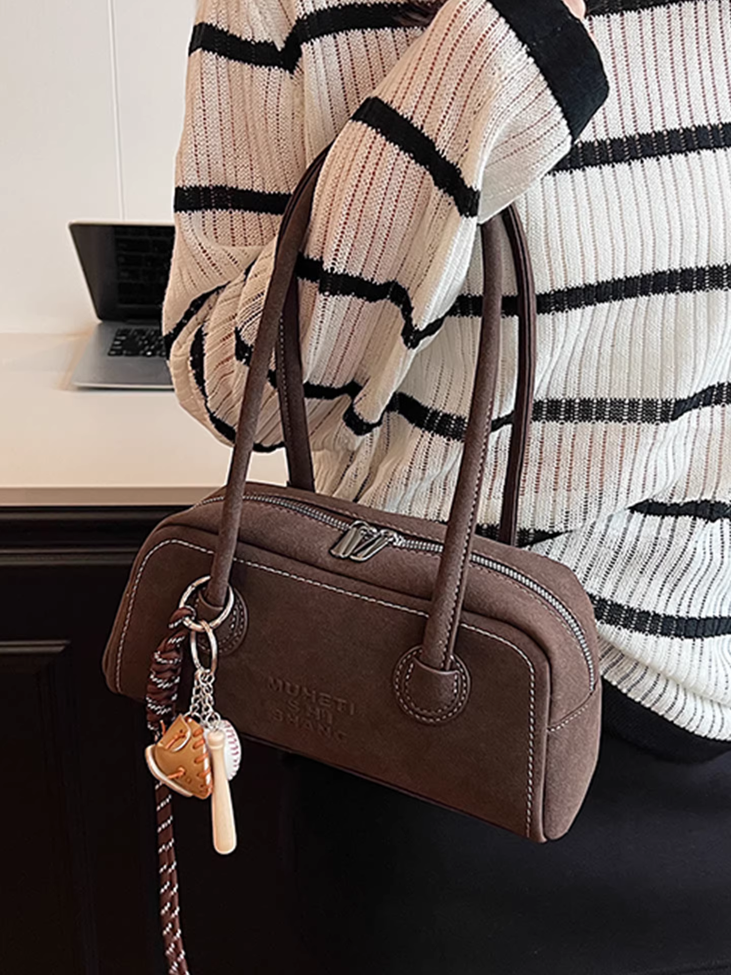 Túi đeo chéo nữ phong cách retro, dung tích lớn, mẫu mới thu đông 2025, túi đeo vai/nách, túi đựng đồ đi làm