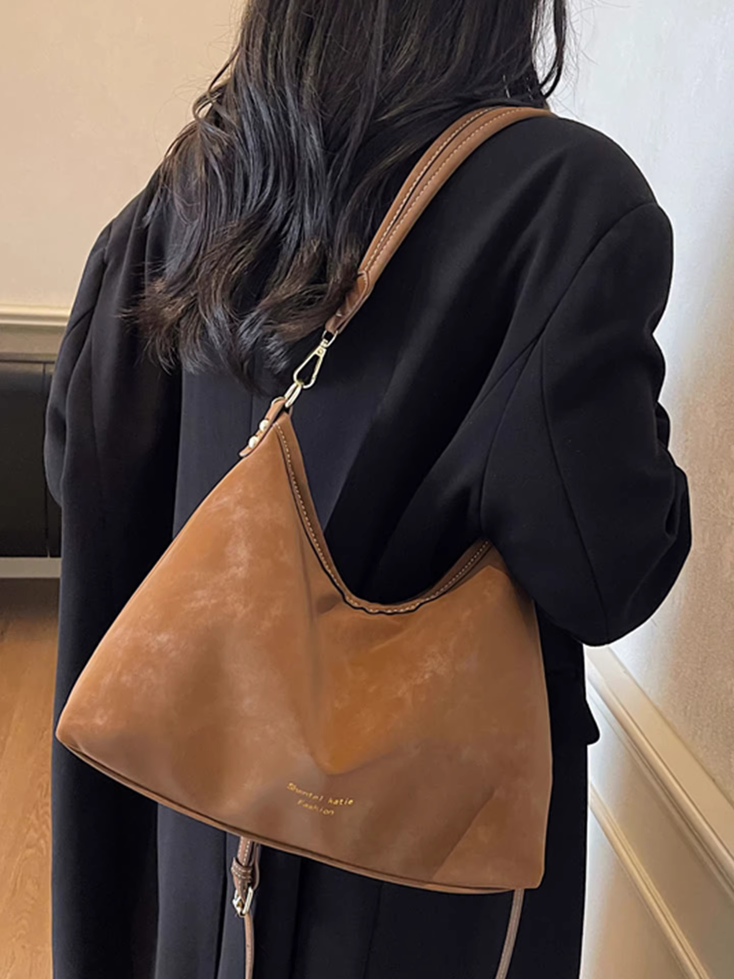 Túi đeo chéo nữ phong cách retro, dung tích lớn, mẫu mới thu đông 2025, túi đeo vai, túi đeo nách, túi bánh bao đi làm.