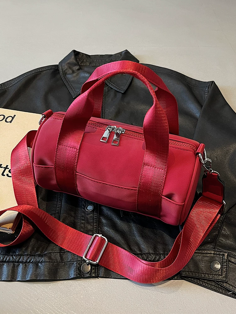 Túi vải canvas nữ, dung tích lớn, thiết kế độc đáo mùa hè 2025, túi đeo chéo quai rộng, túi hình trụ thời trang cao cấp.