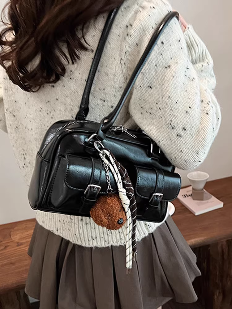 Túi đeo chéo Ankora màu đỏ dành cho nữ, dung tích lớn, thiết kế độc đáo năm 2025, kiểu dáng túi gối đeo vai.