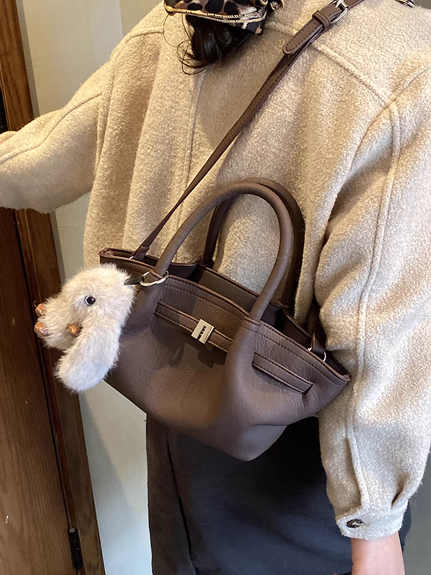 Túi xách nữ cỡ lớn, mẫu mới thu đông 2025, thiết kế retro độc đáo, túi đeo chéo, túi xách xếp ly, túi tote.