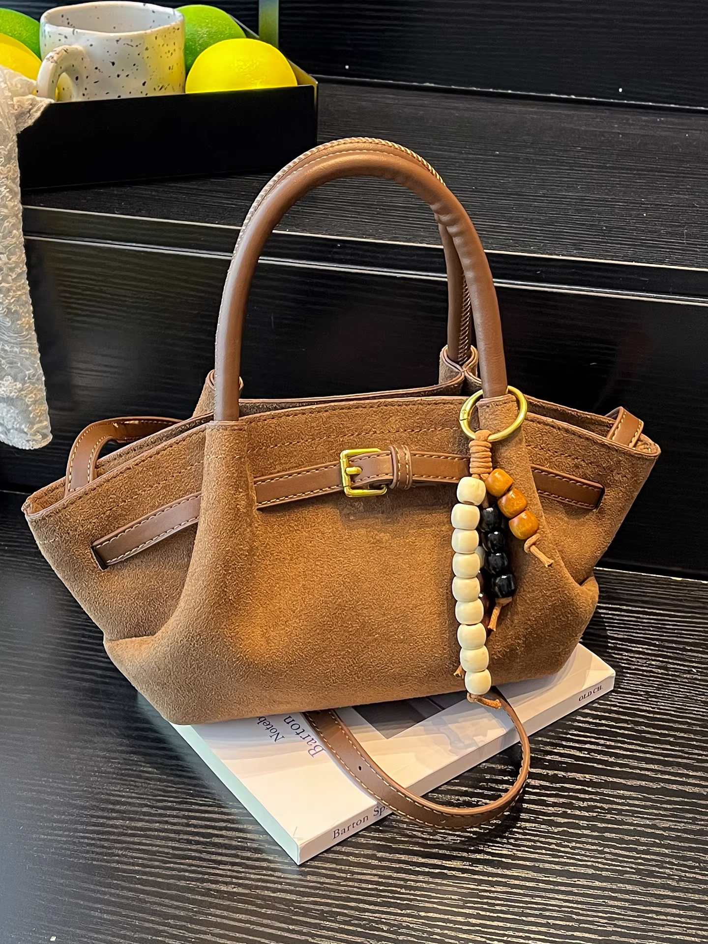 Túi da lộn nữ, mẫu thu đông 2025 mới, phong cách giản dị, kiểu retro mờ, đeo chéo, cầm tay, túi tote xếp ly