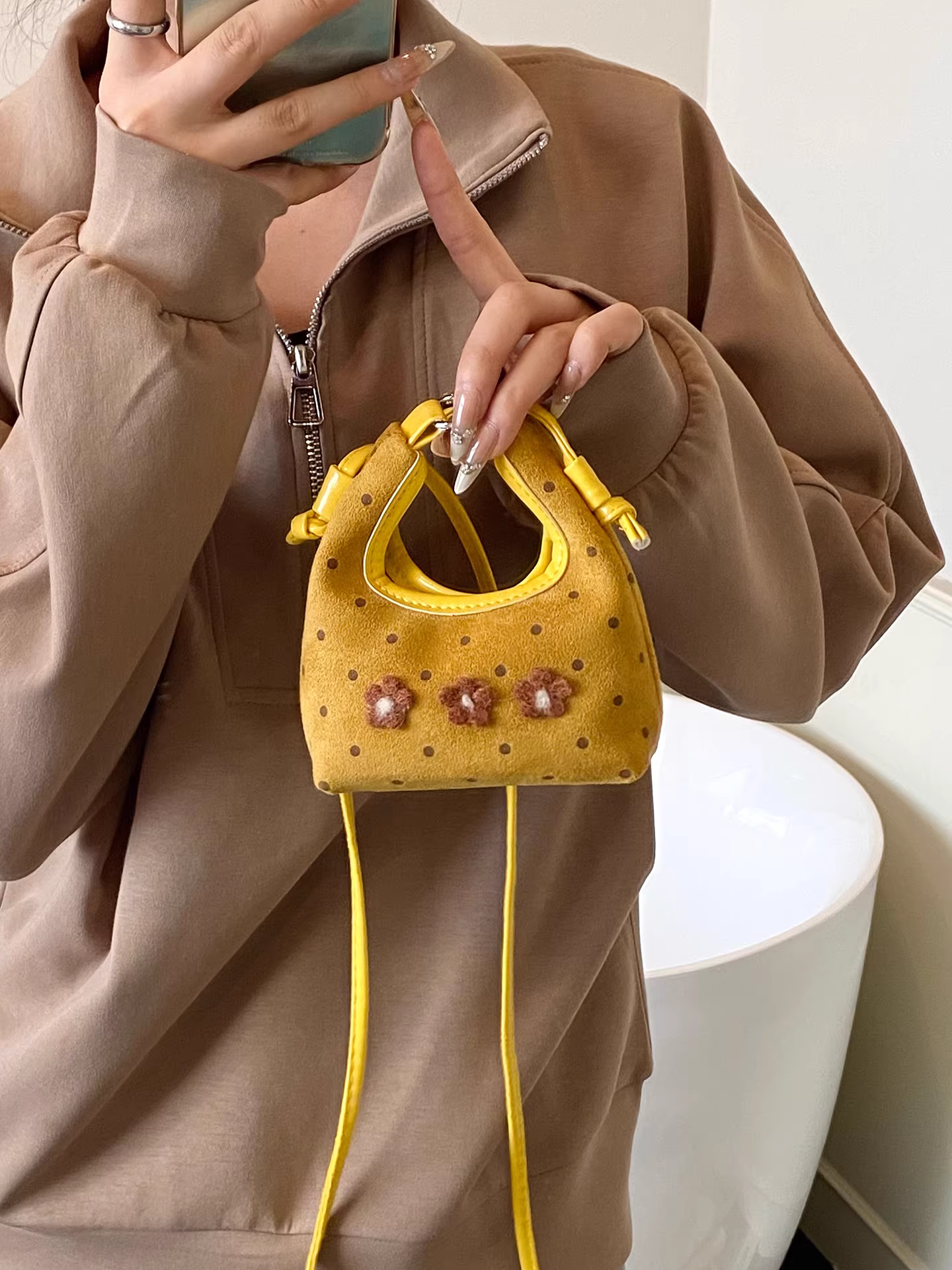 Túi mini cao cấp dành cho nữ, mẫu mới hè 2025, thời trang mờ nhám phong cách retro, đeo chéo, cầm tay kiểu bánh bao.