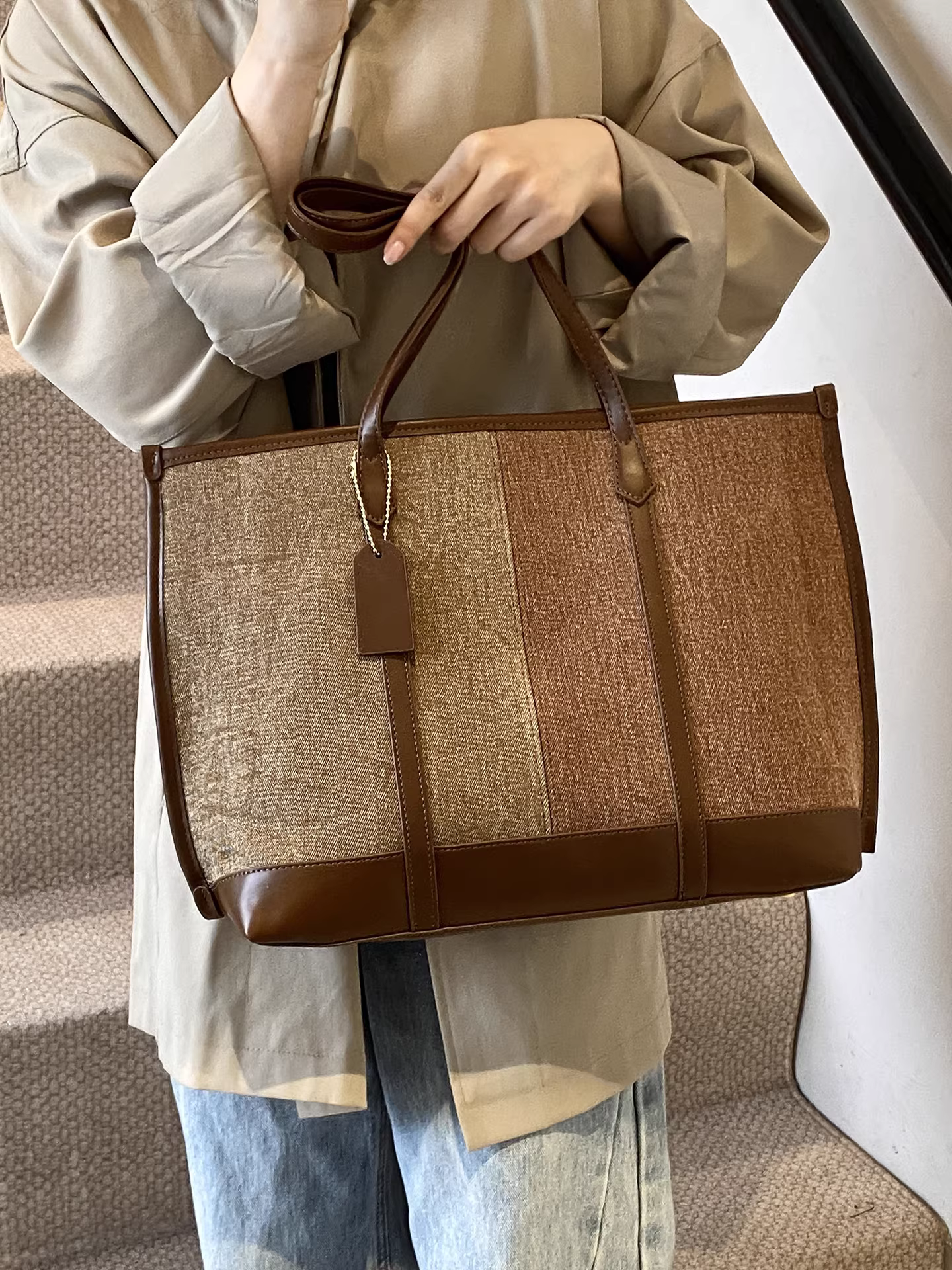 Túi denim nữ, dung tích lớn, mẫu mới thu đông 2025, đa năng, phong cách thường ngày, phối màu chắp vá, túi đeo vai, túi tote đi làm