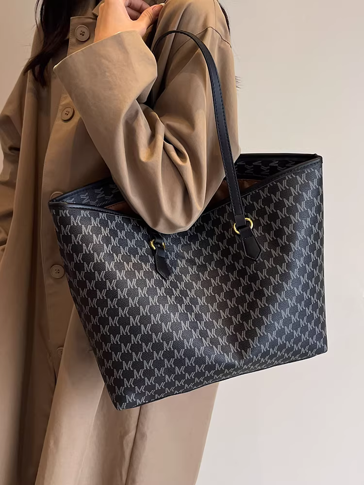 Túi xách nữ mẫu mới 2025, túi tote cỡ lớn phổ biến năm nay, mùa thu đông, phong cách thường ngày, đa năng, đeo vai, thích hợp đi học và đi làm