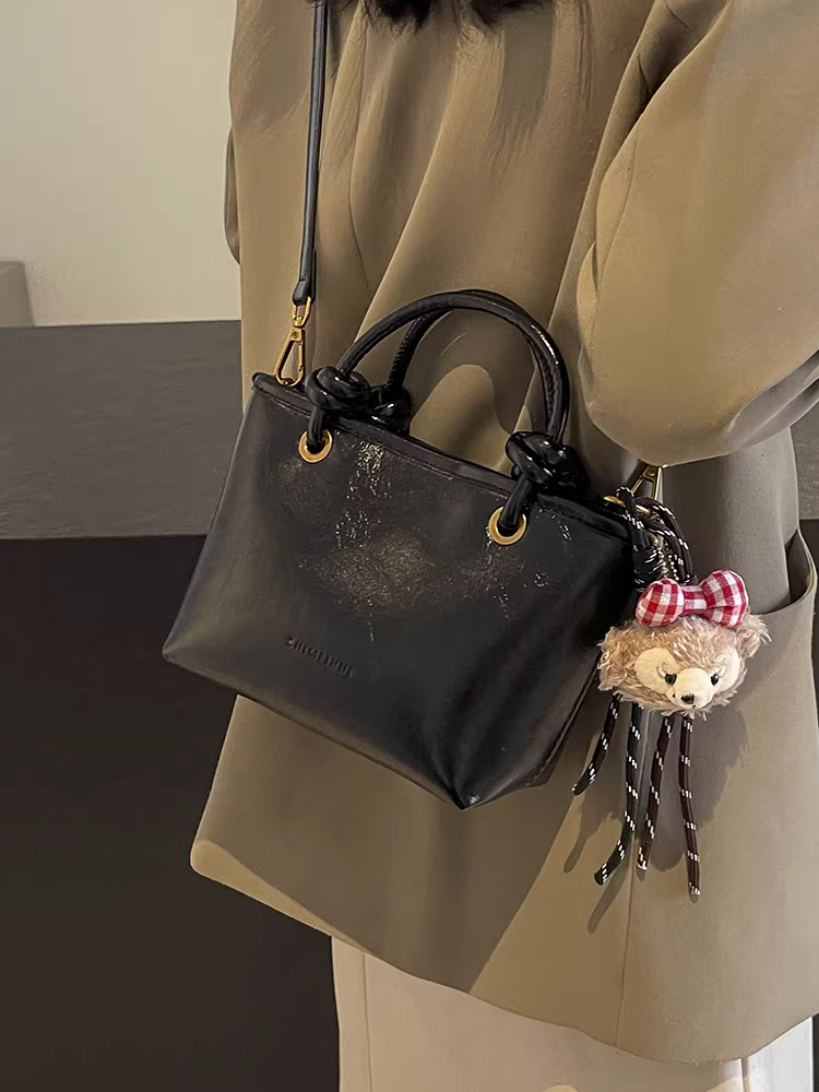 Những mẫu túi xách thời thượng được ưa chuộng năm nay dành cho nữ, đa năng cho mùa xuân và mùa hè, túi đeo chéo thời trang mới năm 2025, túi tote nhỏ, túi bucket.