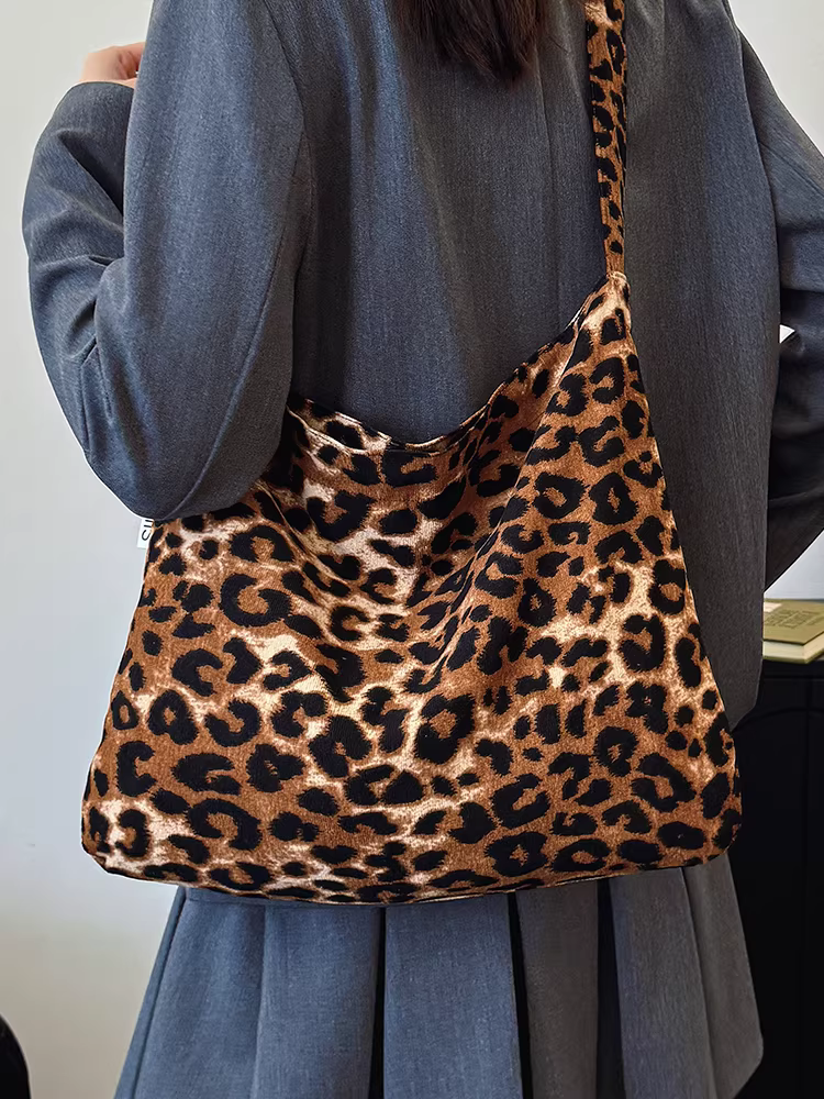 Túi vải in họa tiết báo dành cho nữ, dung tích lớn, mẫu mới thu đông 2025, túi đeo chéo đi chợ, túi tote đi làm