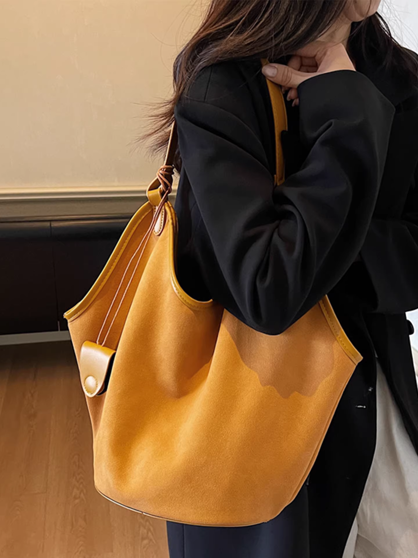 Túi da lộn dành cho nữ, sức chứa lớn, túi tote đeo vai đơn phong cách retro mùa thu đông 2025, túi tote đi làm