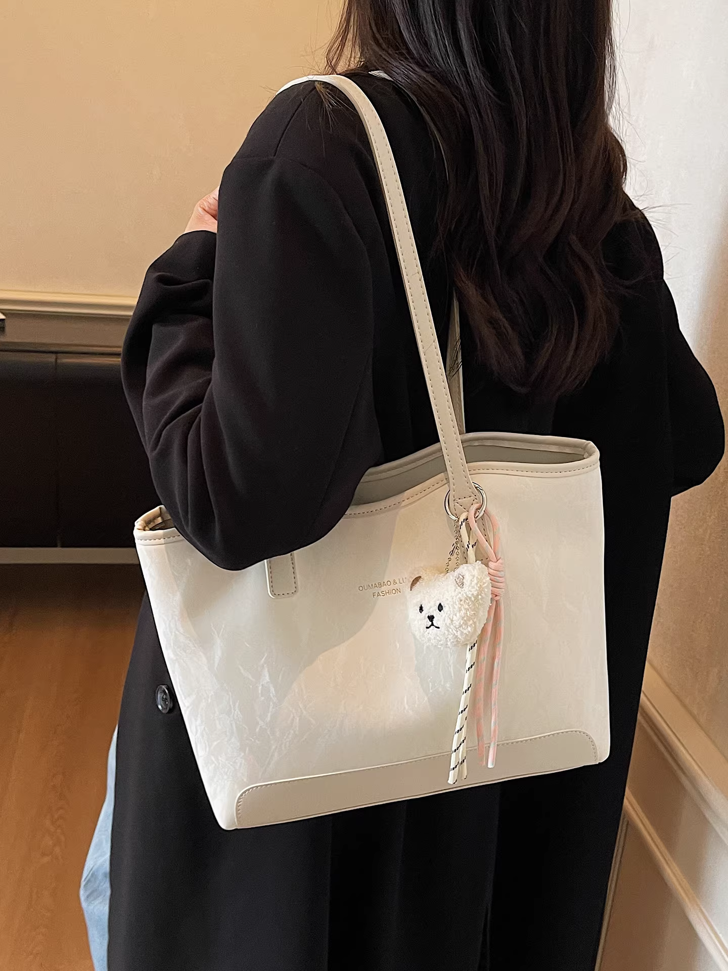 Túi xách nữ dung tích lớn, đa năng cho mùa thu đông, túi đeo vai thường ngày mới năm 2025, túi tote đi làm và đi làm phổ biến trong năm nay.