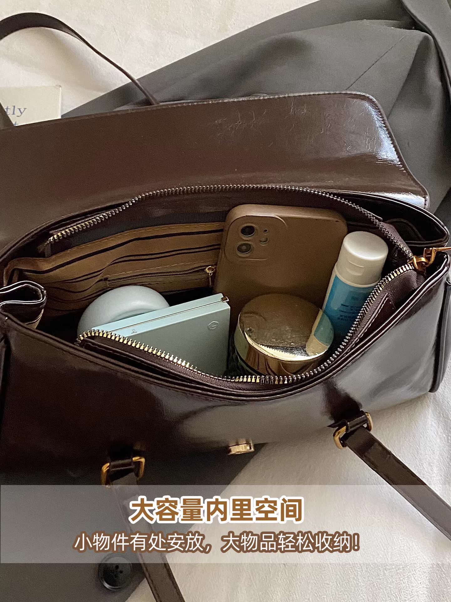 Túi xách nữ cỡ lớn, phong cách retro thu đông 2025, túi đeo vai/nách thời trang, chất liệu cao cấp, kiểu dáng túi gối tiện dụng đi làm