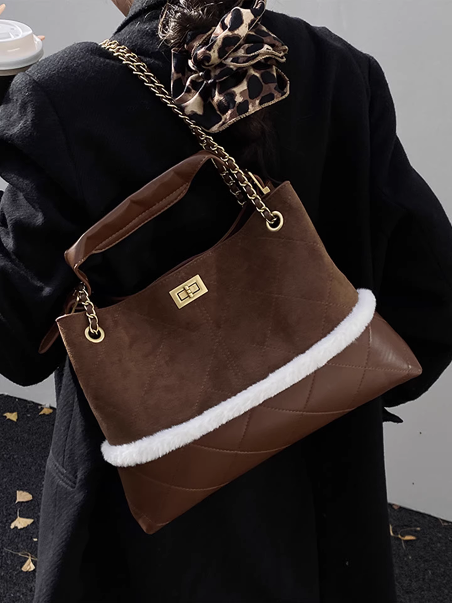 Túi đeo chéo nữ chất liệu lông mềm kiểu retro, dung tích lớn, mẫu mới thu đông 2025, túi tote đi làm