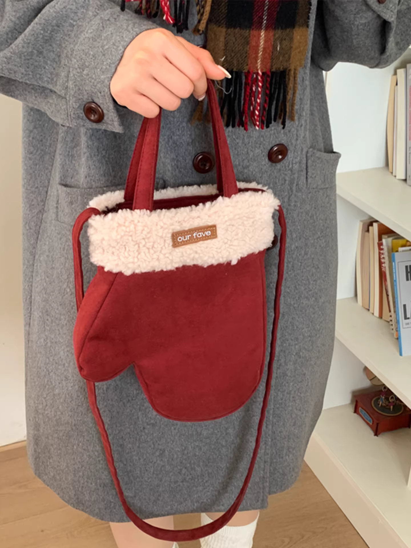 Túi lông cừu mềm mại dành cho nữ, thiết kế độc đáo mùa thu đông 2025, bán chạy, kiểu dáng cổ điển mờ nhám, đeo chéo một bên vai