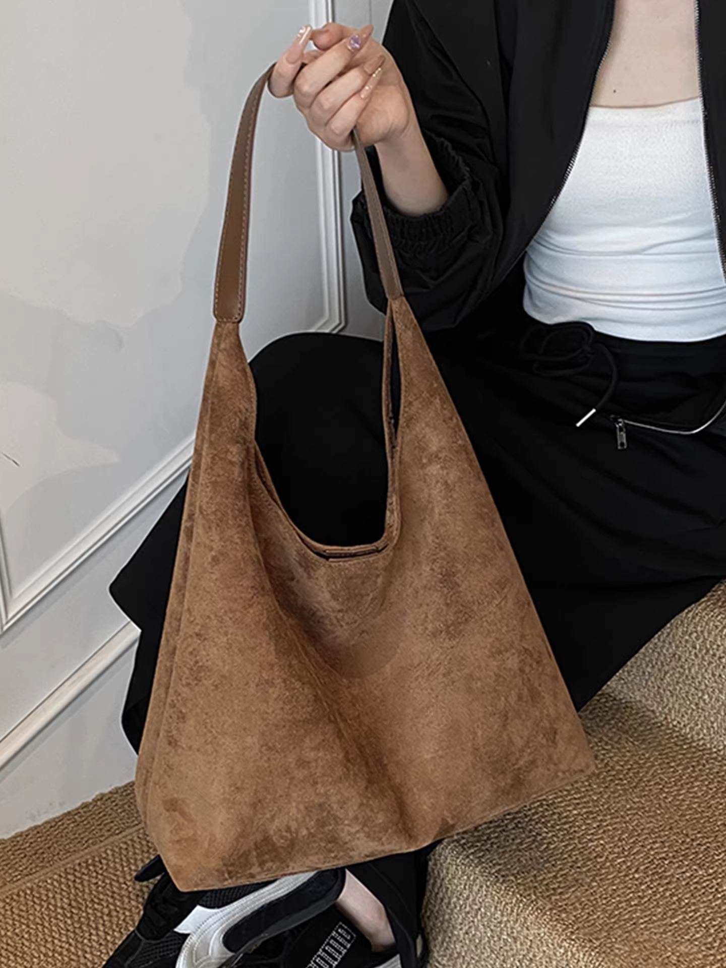 Túi xách nữ cỡ lớn, kiểu mới thu đông 2025, túi đeo chéo chất liệu da lộn đơn giản, túi tote đi làm tiện dụng, túi mẹ và con gái.