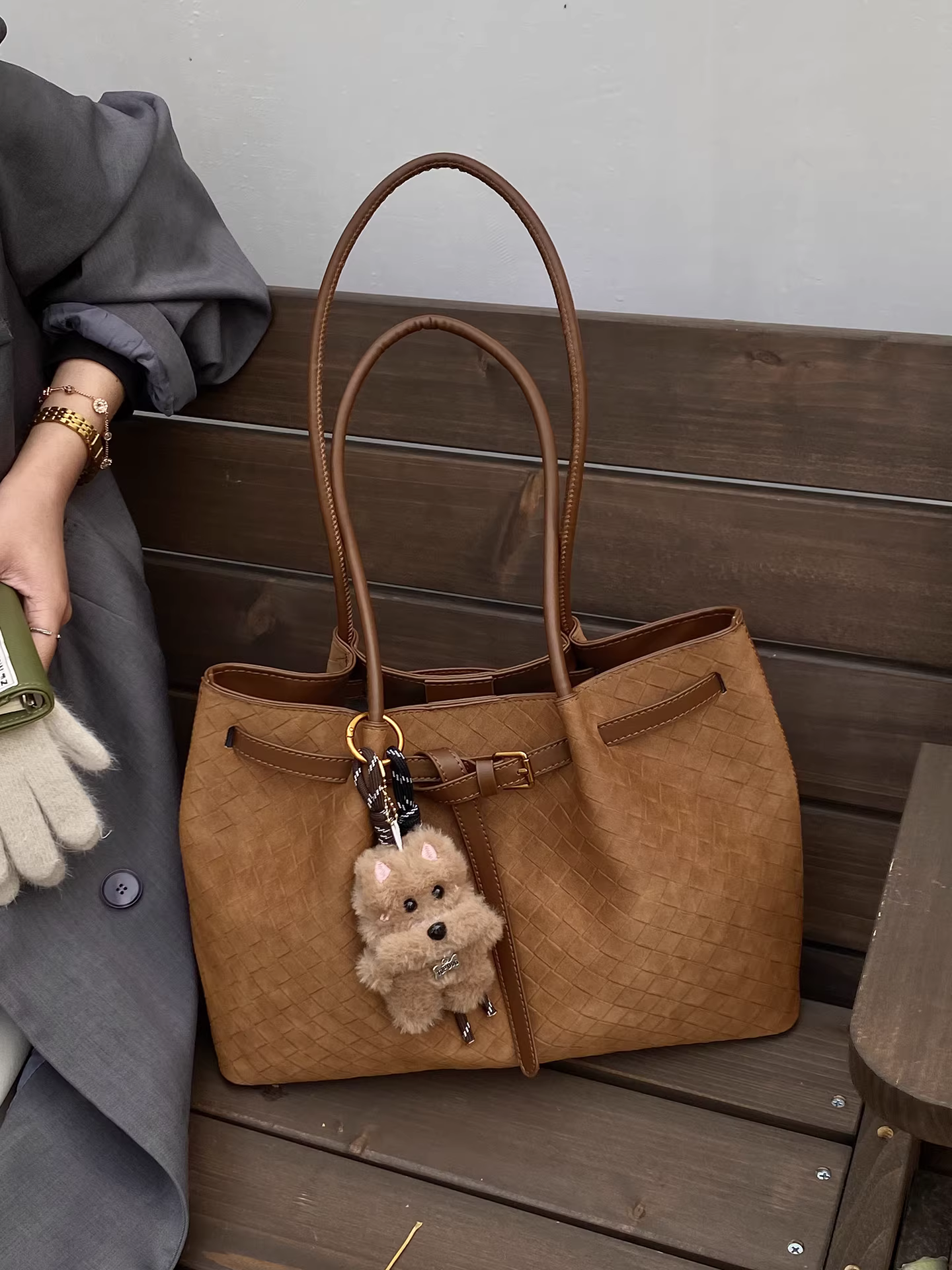 Túi tote cao cấp dành cho nữ, dung tích lớn, mẫu mới thu đông 2025, túi đeo vai retro, phong cách giản dị và đa năng, thích hợp đi làm và đi làm hàng ngày