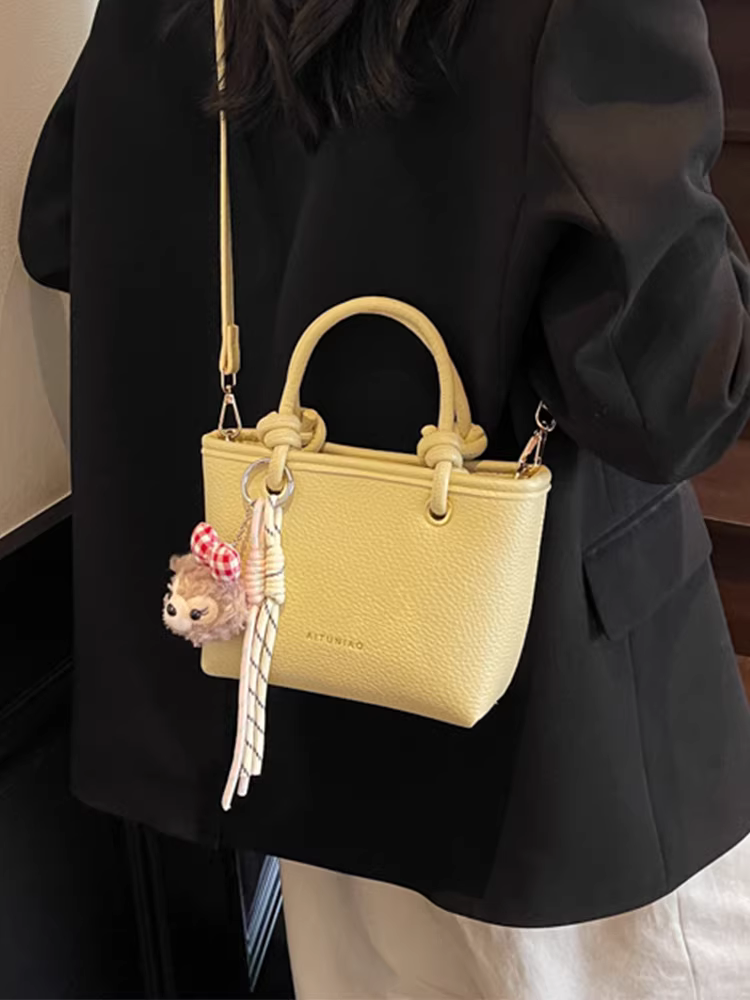 Túi nhỏ siêu hot dành cho nữ, đa năng cho mùa hè, kiểu dáng mới 2025, túi đeo chéo đơn giản, mặt hàng hot xu hướng năm nay, túi bucket.