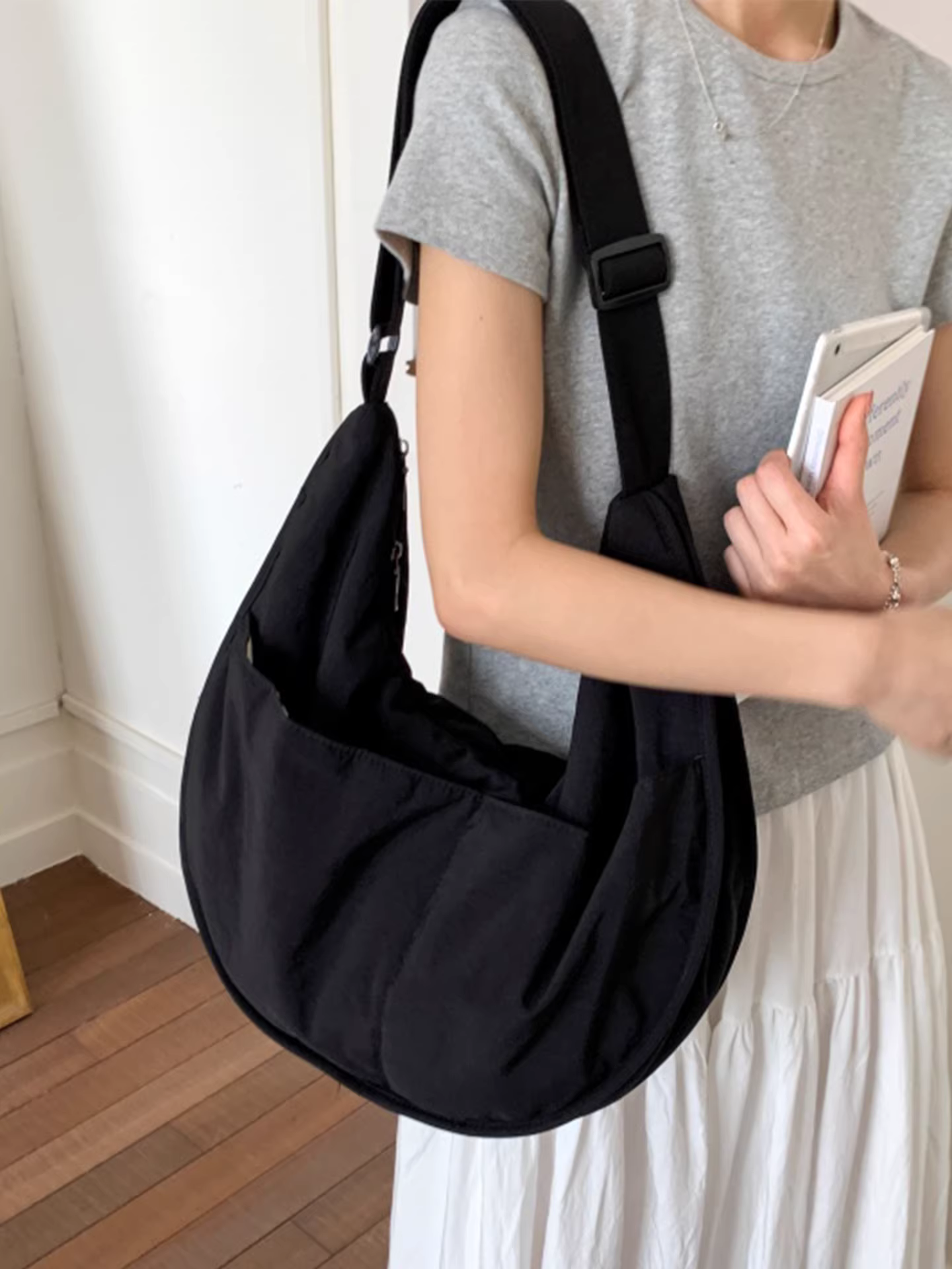 Túi xách nữ cỡ lớn 2025 thiết kế độc đáo thu đông, đeo chéo một bên vai, mang lại cảm giác cao cấp, thích hợp đi làm, kiểu dáng bánh bao