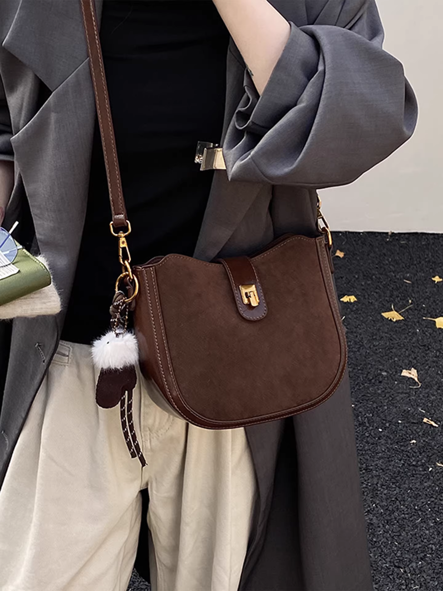 Túi nhỏ thời thượng dành cho nữ mùa thu đông năm nay, túi đeo chéo mờ kiểu retro mới 2025, túi bucket phong cách Hàn Quốc
