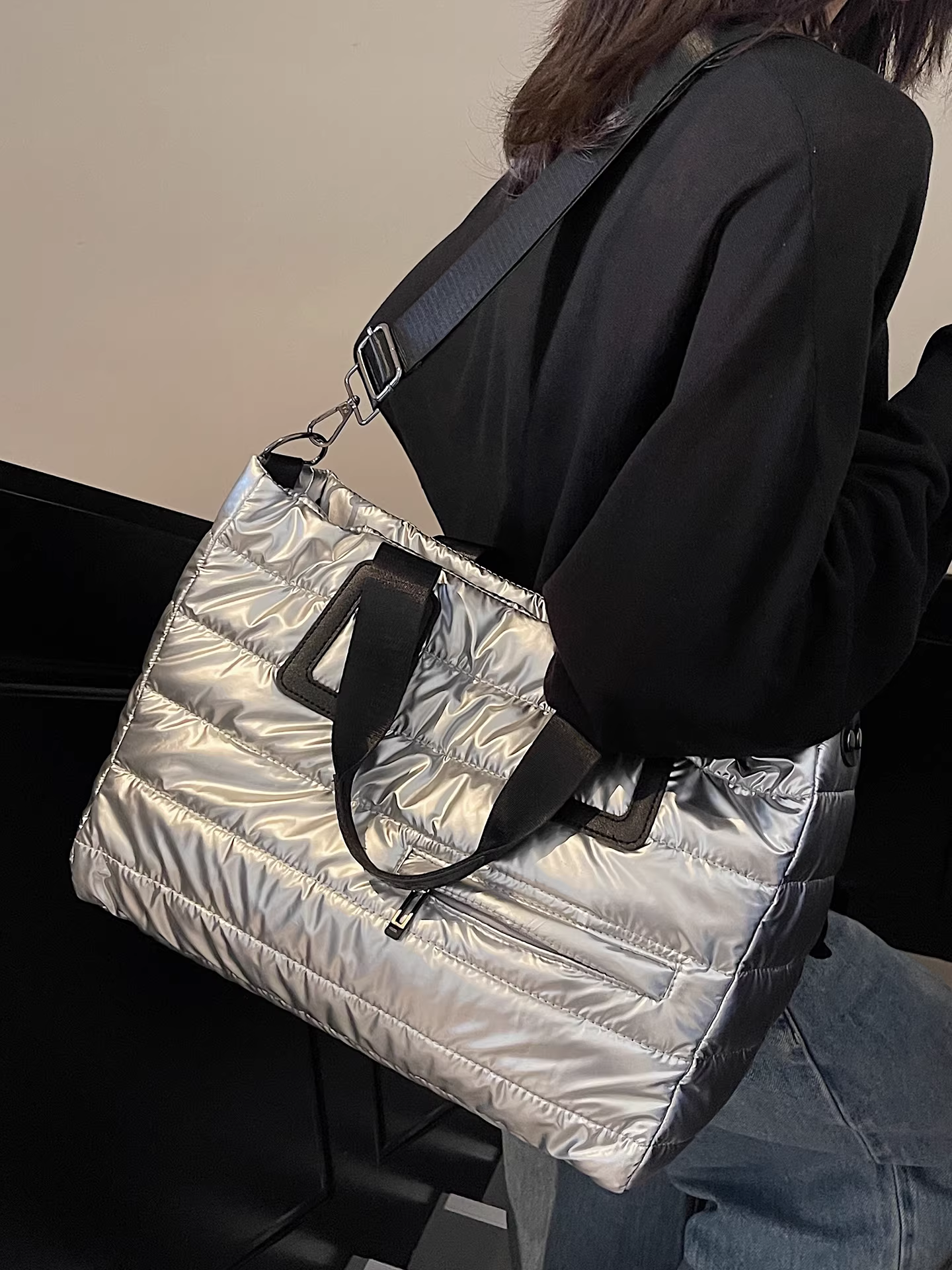 Túi đựng áo khoác có sức chứa lớn dành cho nữ, đa năng trong mùa thu đông, túi đeo chéo mới năm 2025, túi tote đi làm thông thường và cao cấp