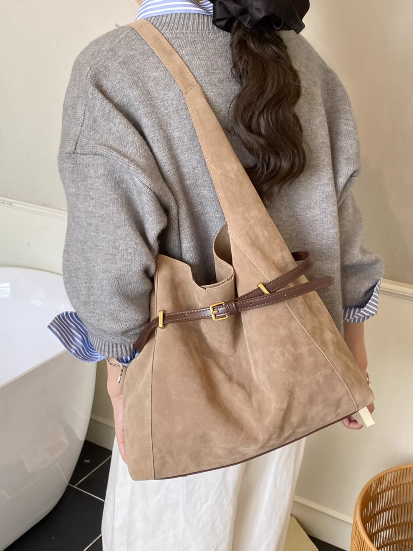 Túi da lộn nữ, dung tích lớn, mẫu mới thu đông 2025, phong cách retro, đeo vai đơn, túi tote đi làm thường ngày