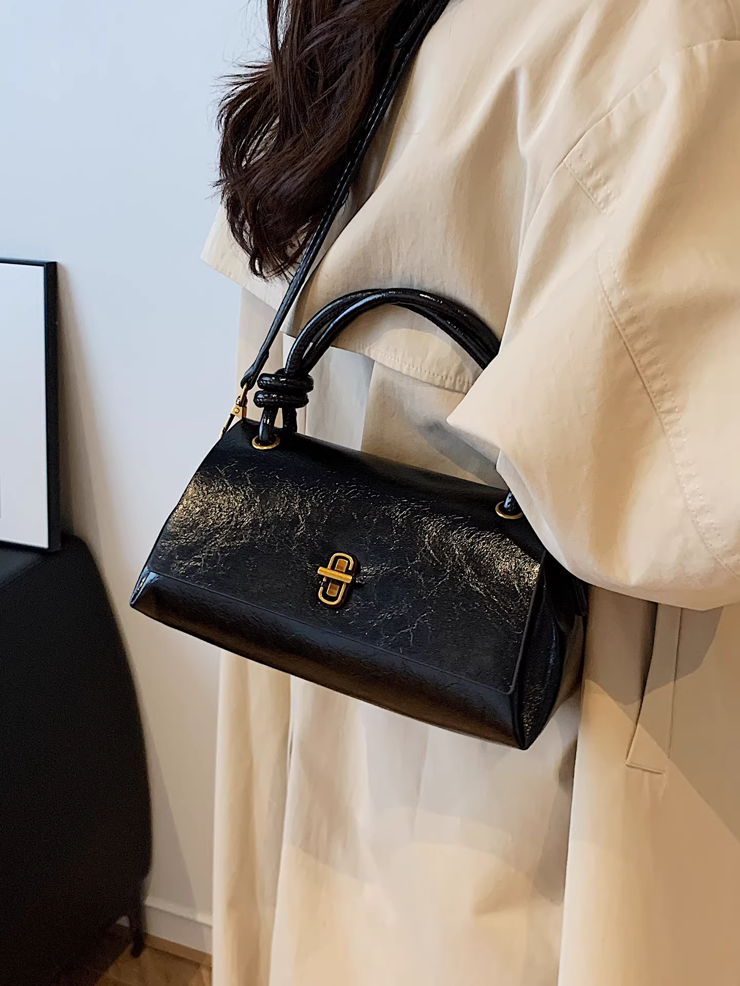 Túi xách nữ thời trang cao cấp 2025 mới thu đông, kiểu retro đa năng, đeo chéo, cầm tay, đi làm, túi tote nhỏ