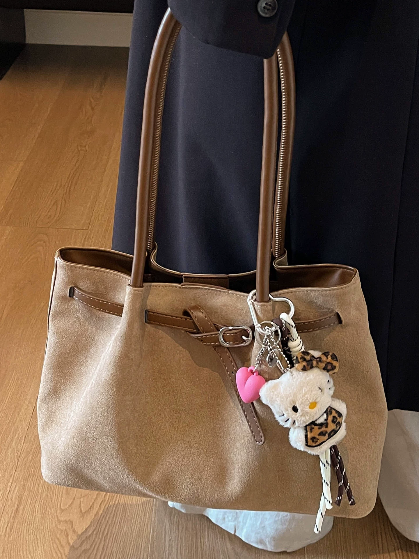 Túi da lộn nữ, dung tích lớn, mẫu mới thu đông 2025, đa năng, chất liệu lì, kiểu dáng retro, túi đeo vai, túi tote đi làm