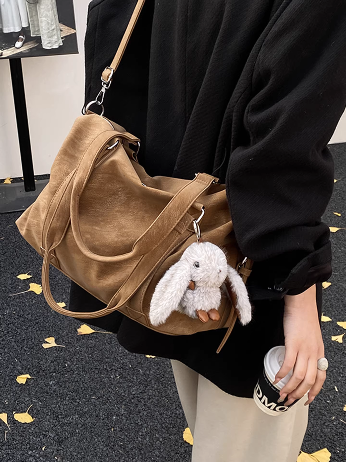 Túi xách nữ cỡ lớn, mẫu mới thu đông 2025, phong cách retro đa năng, đeo chéo, đeo vai, dùng đi làm và đi làm hàng ngày, kiểu túi gối.