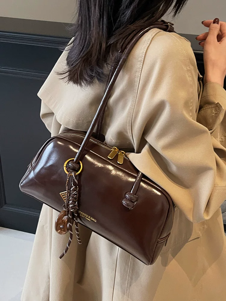 Túi xách nữ cỡ lớn, phong cách retro thu đông 2025, đa năng, đeo vai/nách, thời trang thường ngày, kiểu túi gối tiện dụng