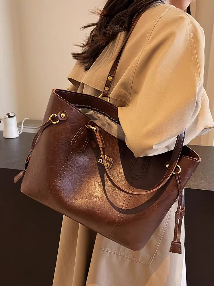 Túi xách nữ dung tích lớn 2025 mẫu mới thu đông chất lượng cao, túi đeo vai dành cho sinh viên đi học và đi làm, túi tote