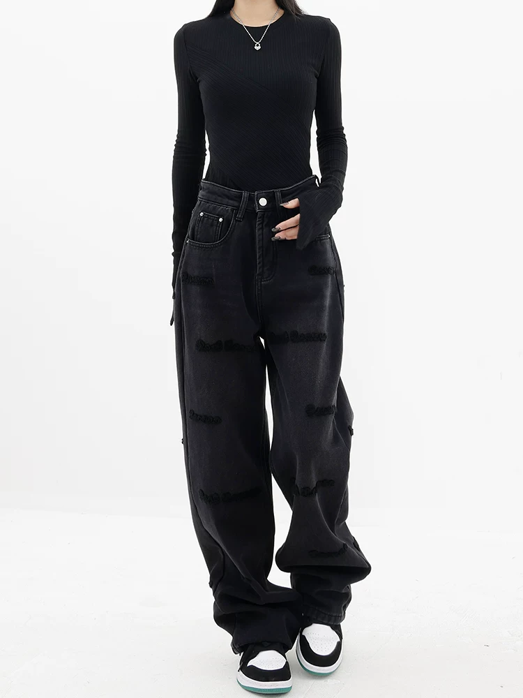 Quần jeans thêu nhung đen KEN STUDIO dành cho nữ mùa thu đông 2025, kiểu dáng rộng ống thẳng, phong cách thường ngày