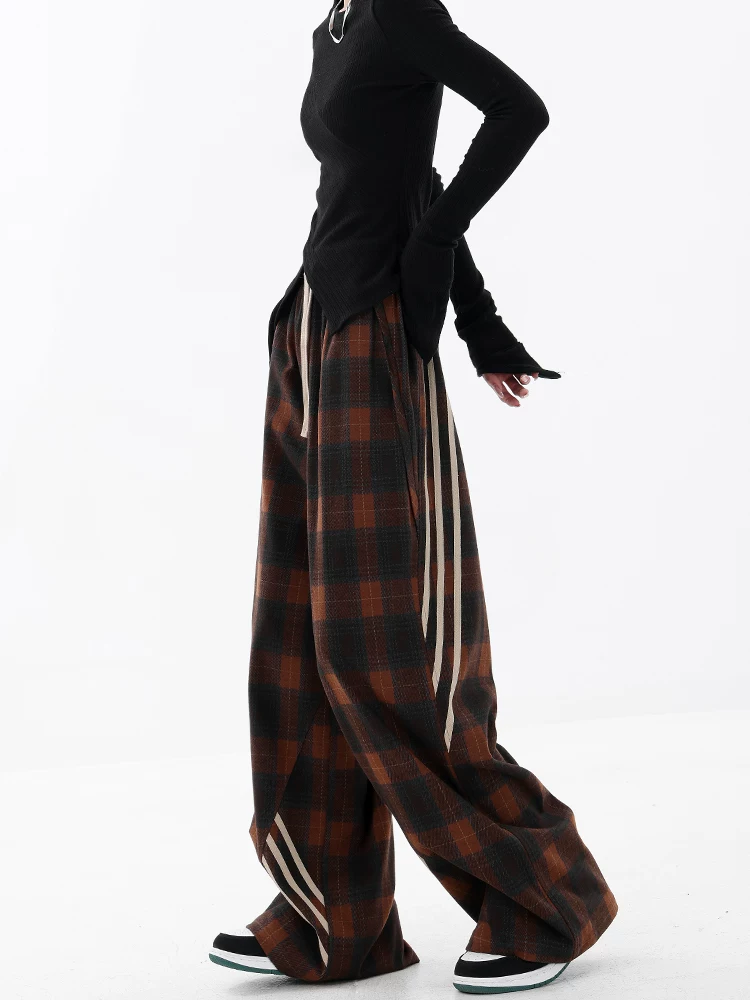 KEN STUDIO quần kẻ sọc lót lông cừu phối màu theo phong cách mới mùa thu đông dành cho nữ, quần cạp cao, quần dáng rộng, quần dáng rộng, thoải mái.