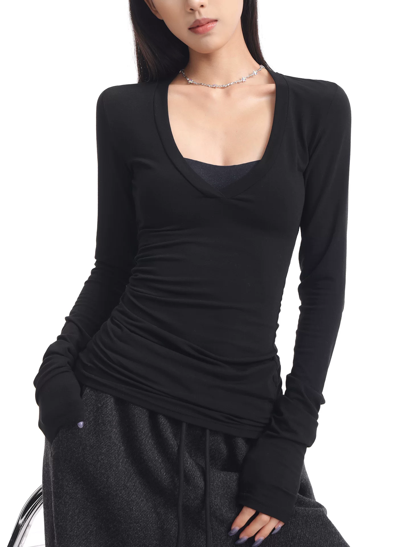 KEN STUDIO Áo thun dài tay cổ chữ V màu đen thu đông mới dành cho nữ, dáng ôm, áo lót đa năng, áo trong