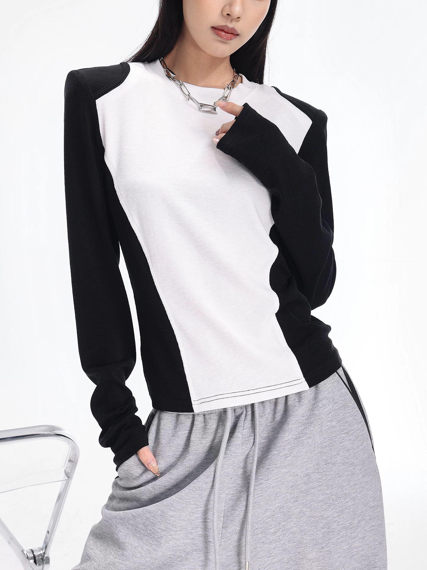 KEN STUDIO Áo thun dài tay cổ tròn phối màu thu đông mới dành cho nữ, dáng ôm, áo sơ mi cơ bản đa năng