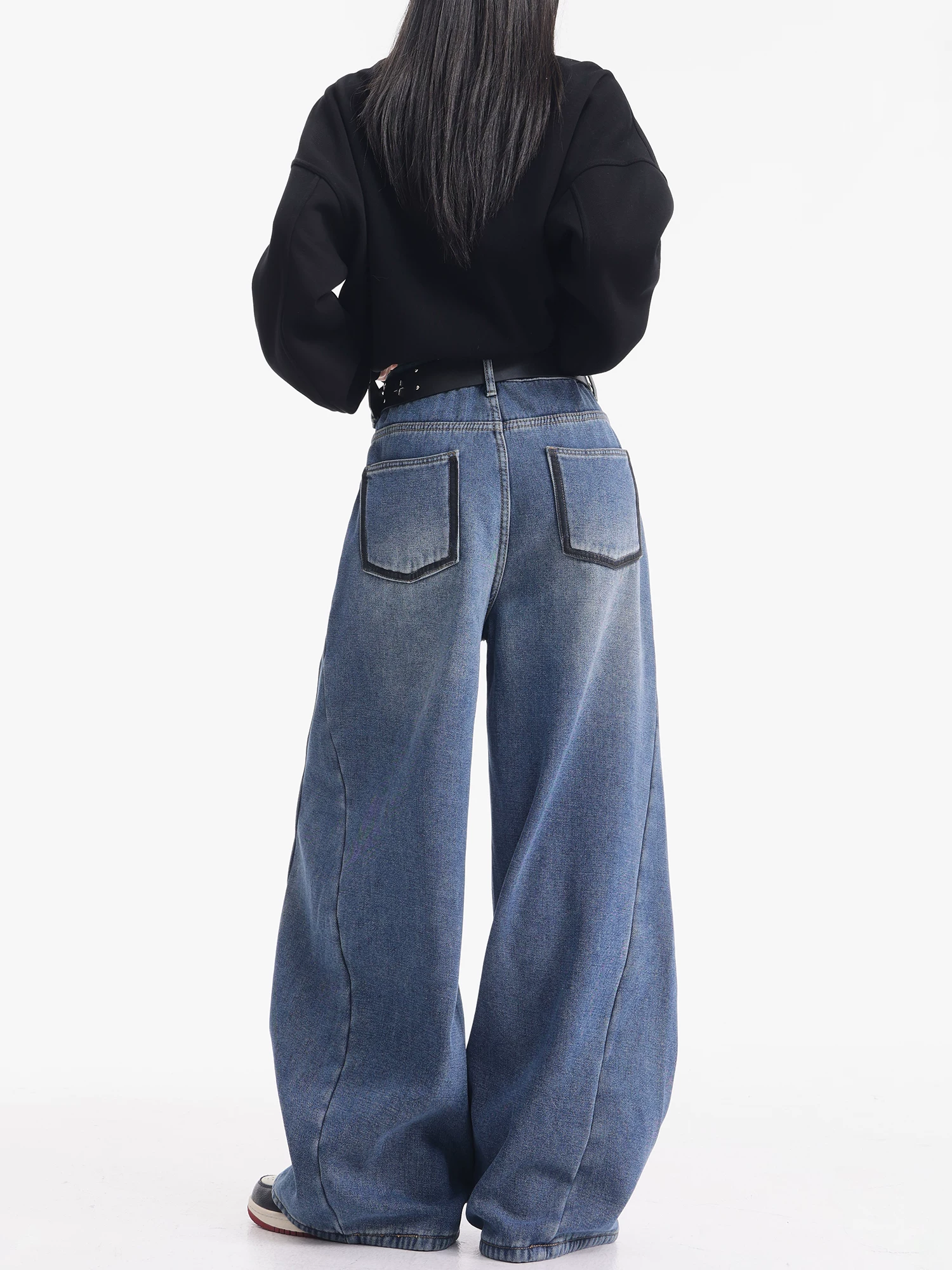 KEN STUDIO quần jean lót lông cừu dày màu xanh mới dành cho nữ mùa thu đông, quần ống rộng kiểu dáng cổ điển phối màu theo phong cách vintage.