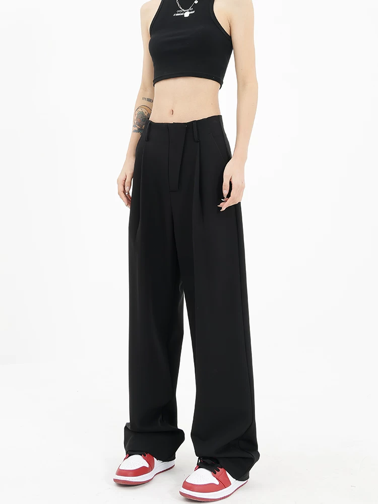 Quần âu đen thiết kế độc quyền của KEN STUDIO dành cho nữ, mùa xuân thu 2025, kiểu dáng rộng rãi, thoải mái.