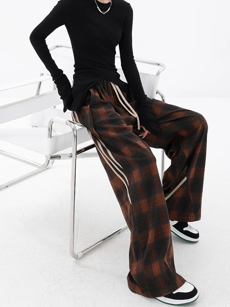 KEN STUDIO quần kẻ sọc lót lông cừu phối màu theo phong cách mới mùa thu đông dành cho nữ, quần cạp cao, quần dáng rộng, quần dáng rộng, thoải mái.